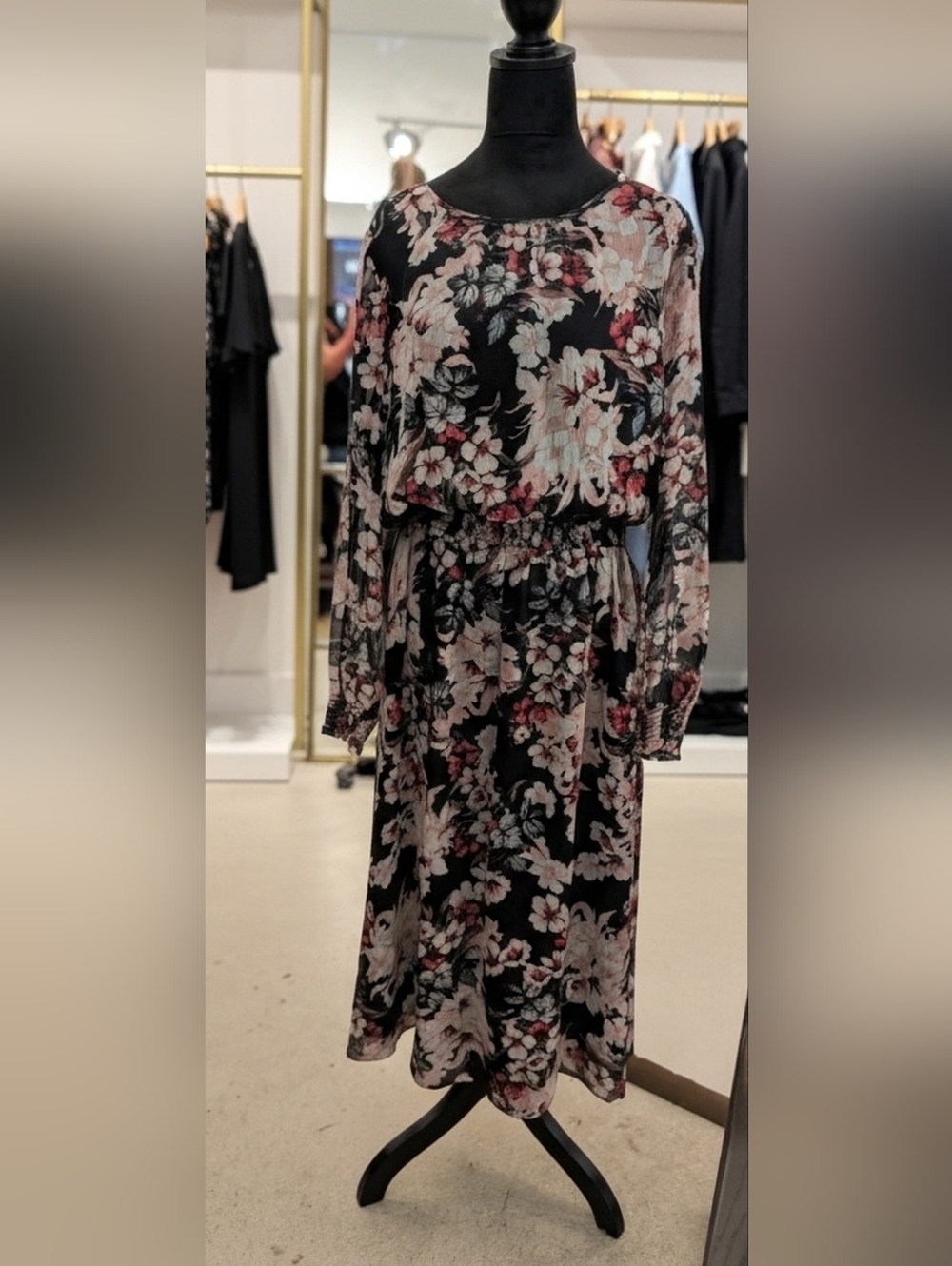Vince Camuto Black Floral Long Sleeve Midi Dress